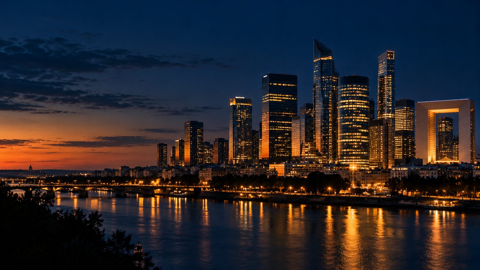 Quartier d'affaires de La Défense au crépuscule